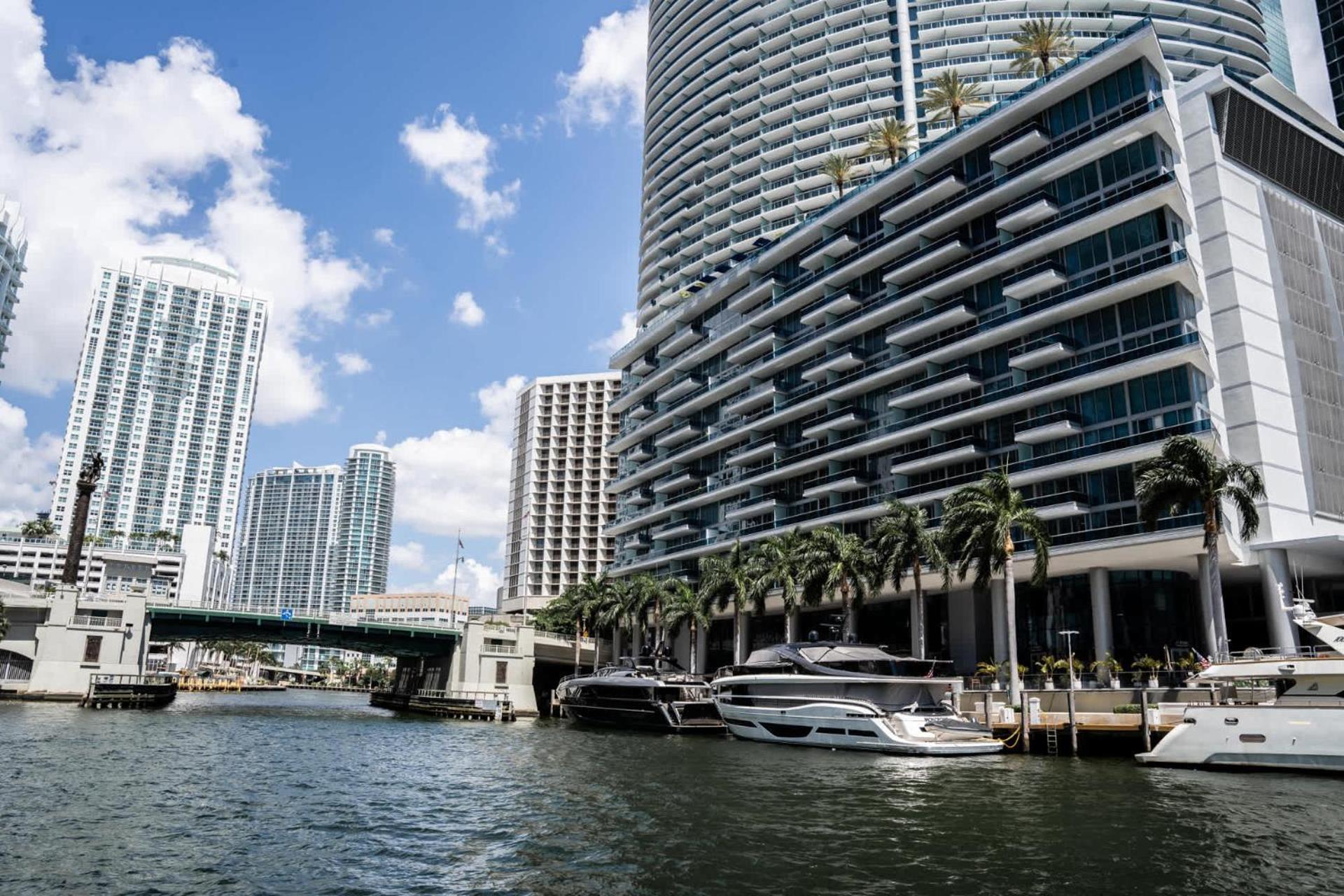 Mvr - Wake To Water & Skyline Views *